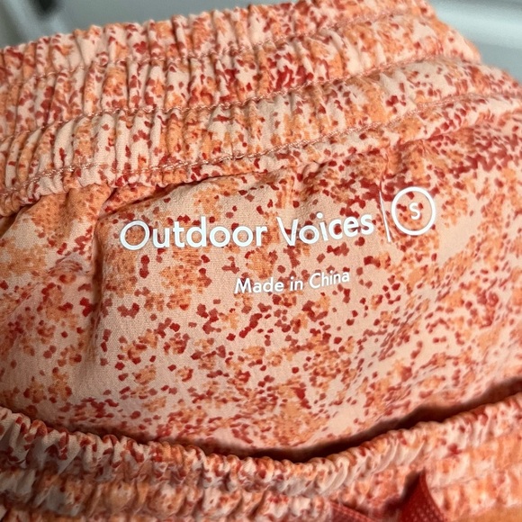 Outdoor Voices Megafleece Shorts in Papaya Size Small - Picture 5 of 6